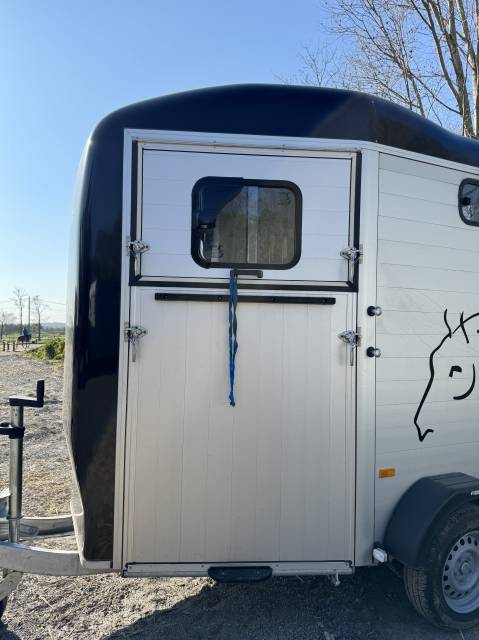 Van Touring country cheval liberté 2 place 