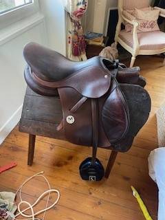 selle Meyer Marianne 17"