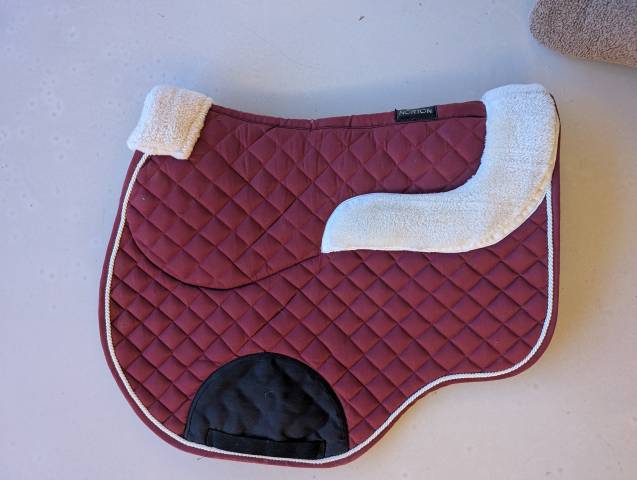 Tapis de selle Norton Bordeaux