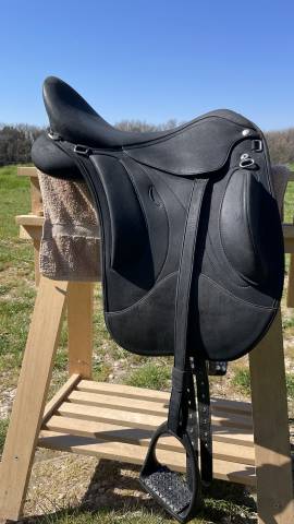 Selle Wintec endurance 17” vendue équipée 