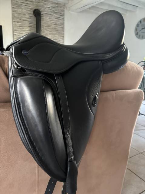 Selle de dressage ikonic light 