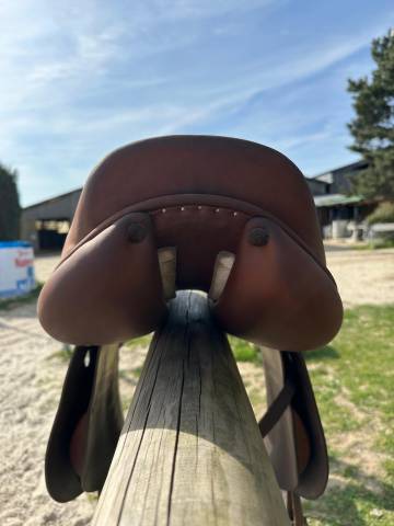 Selle Butet de 2019, taille 17"5 quartier 250