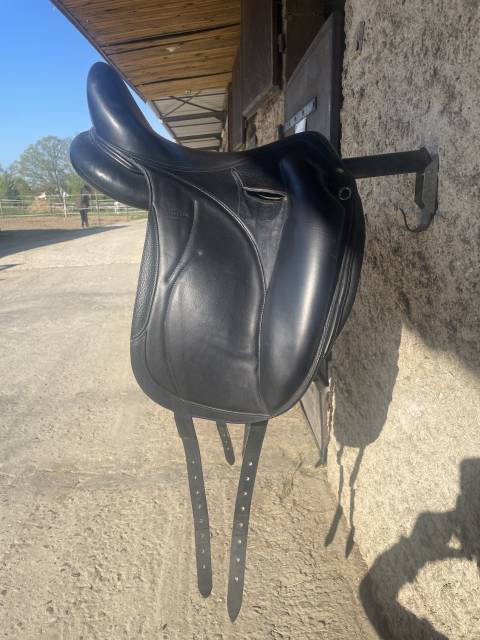 Selle de dressage Devoucoux
