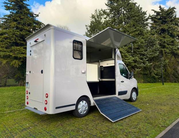 Location camion chevaux Toulouse 110€