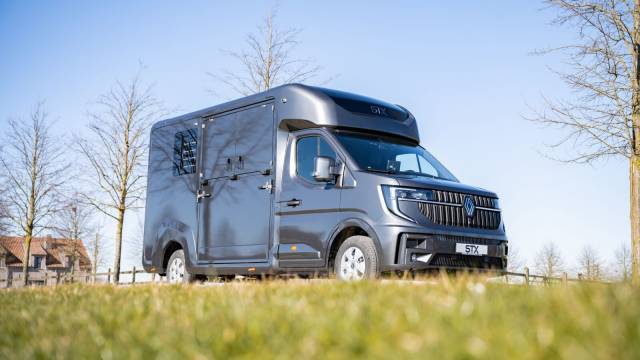 RENAULT MASTER 2025 - STALLE 3