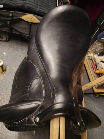 Selle dressage 18"