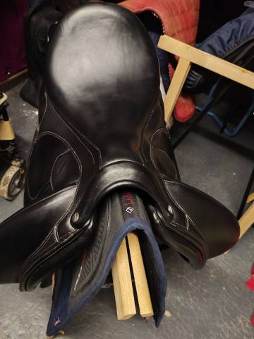 Selle dressage 18"