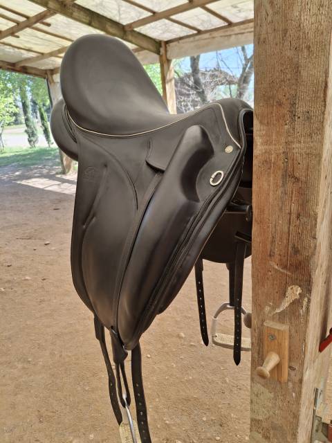 Selle dressage Devoucoux Mendia 17,5