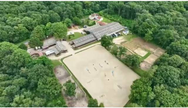 A louer barns 12 boxes proche Fontainebleau (77)