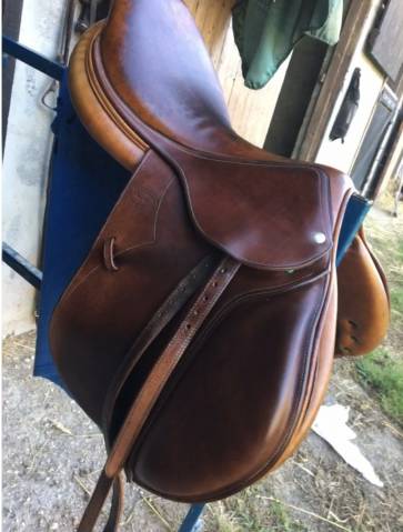 Selle Devoucoux modèle Biarritz  Taille 18 pouces
