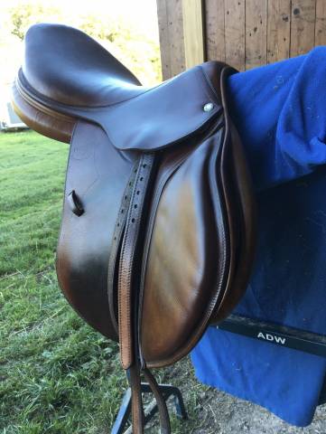 Selle Devoucoux modèle Biarritz  Taille 18 pouces