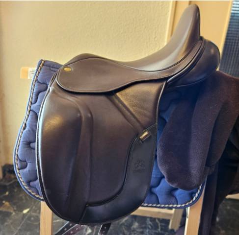 Selle Fairfax dressage 17.5  marron