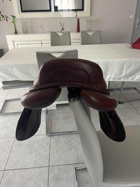 Selle CWD 2022 taille 17