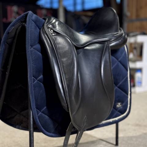 Selle de dressage 17" - Excellent état