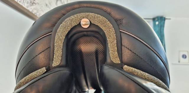 Selle dressage devoucoux harmonie swarovski 