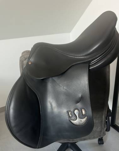 selle Bruno Delgrange Taille 17,5 
