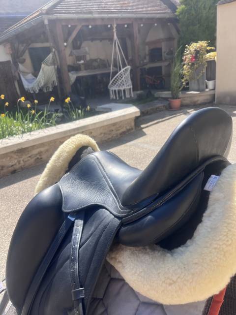 Selle dressage antares cadence 17