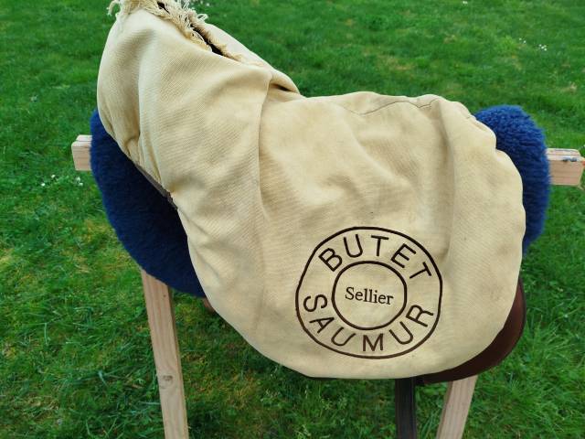 Selle BUTET  siège semi creux