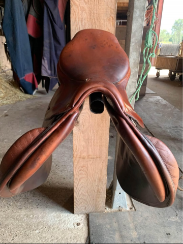 Selle Belloir Taille 17.5