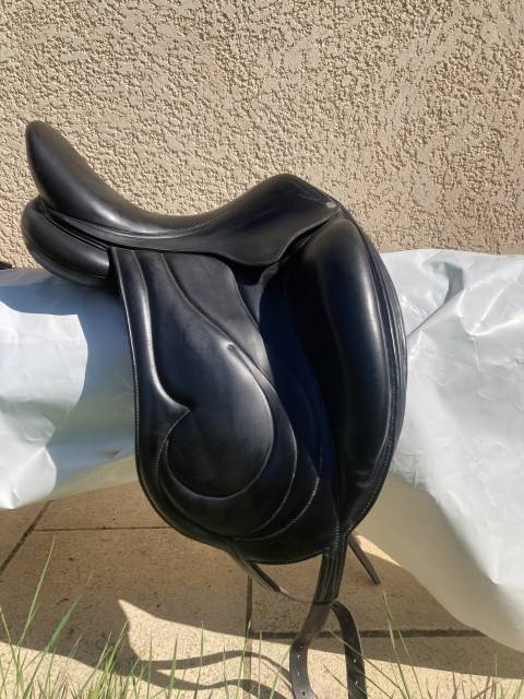 Selle dressage Antares Cadence 17’´