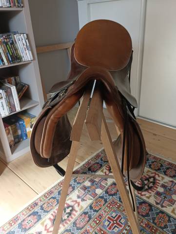 Selle de randonnée Ronzon complète.