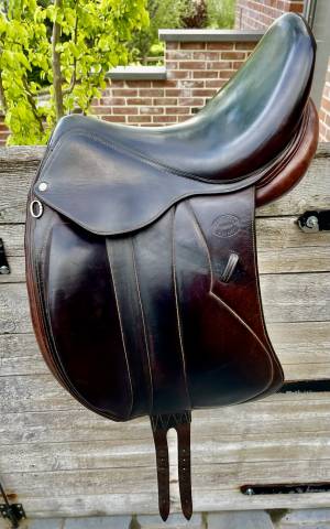 SELLE DEVOUCOUX MAKILA 17 ''