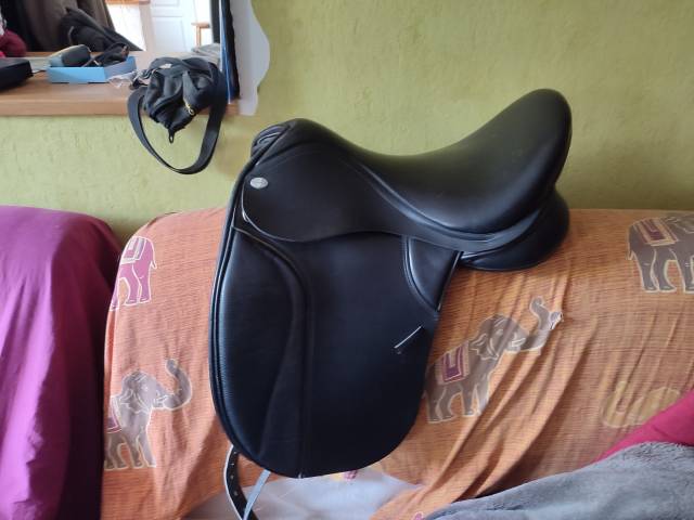 Selle de dressage pour cheval haut garrot 