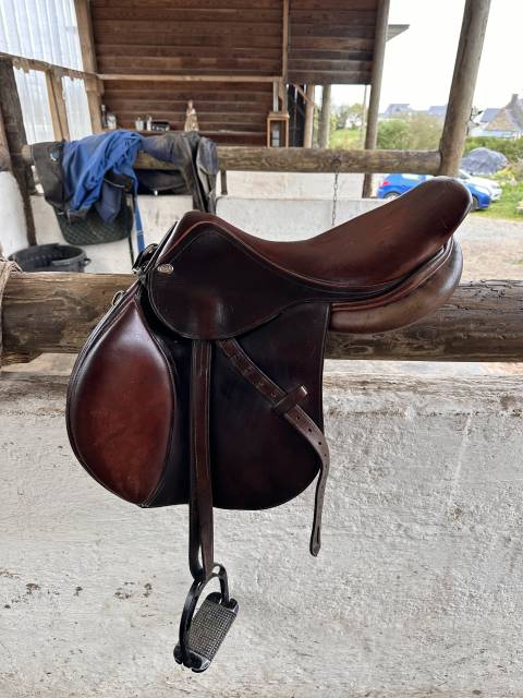 Selle d’équitation Eric Thomas – 17,5 pouces