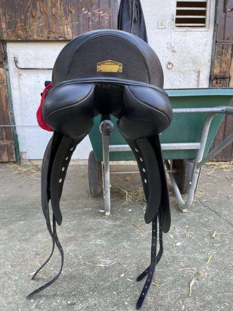 Selle de dressage Albion SLK 17,5