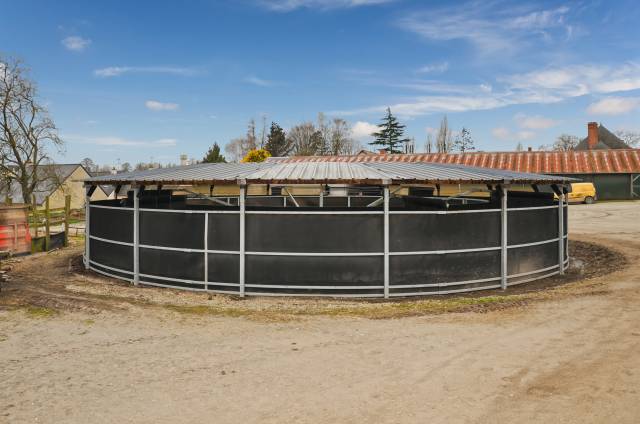 A VENDRE MARCHEUR CHEVAUX 6 PLACES