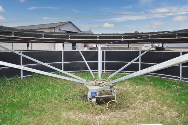 A VENDRE MARCHEUR CHEVAUX 6 PLACES