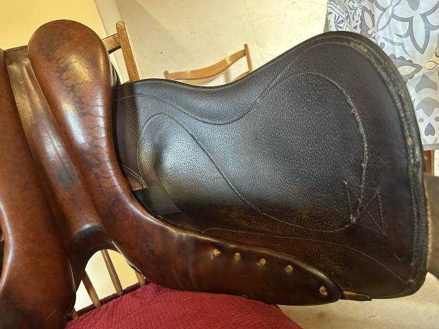 Belloir Saumur dressage 17,5” marron