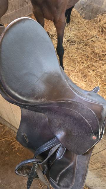 Selle Husar cuir 17'