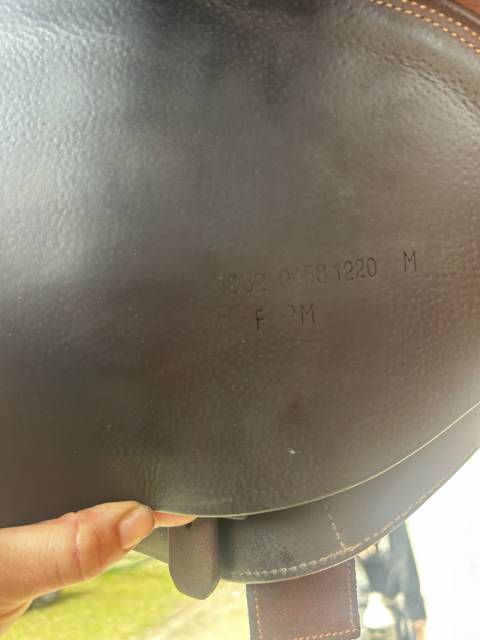 Selle Renaissance siège plat 18 pouces 