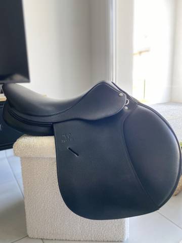 Selle d’obstacle Antares noir 17,5