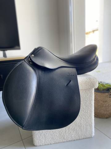 Selle d’obstacle Antares noir 17,5