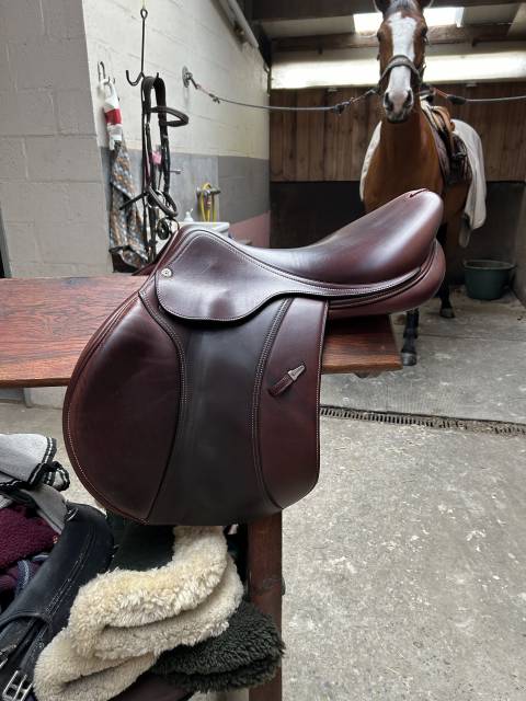 Selle &eacute;quipe 18