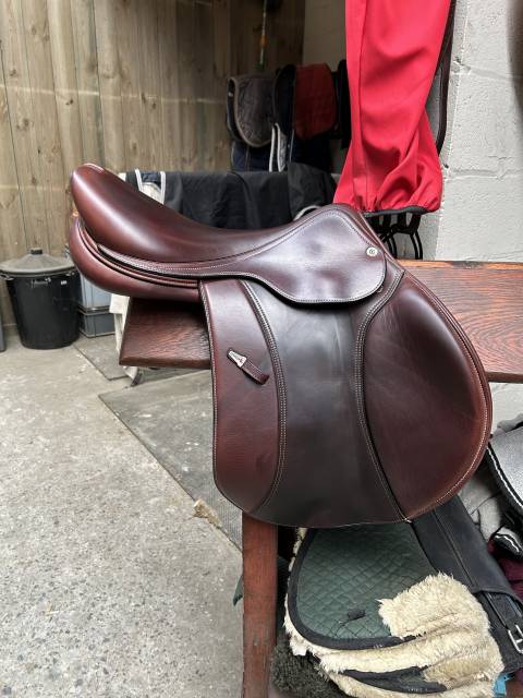 Selle &eacute;quipe 18