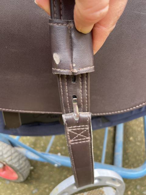 Selle Wintec 500 mixte 17 pouces complète