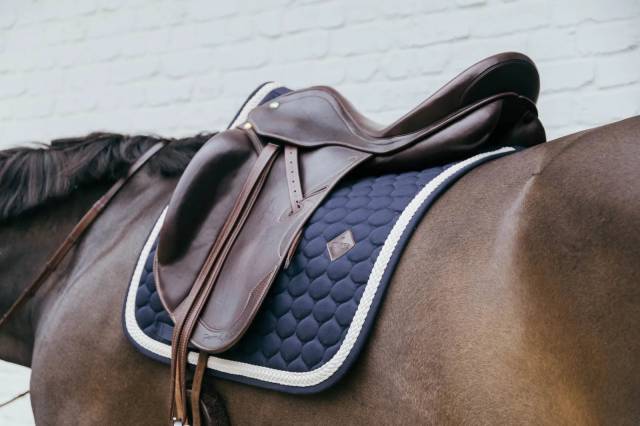 Tapis de selle corde tressée dressage - Kentucky - élégance et confort