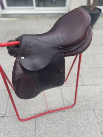 Selle CWD  SE03 17 pouces