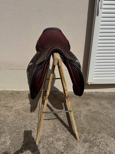 Selle CWD 2GS taille 17
