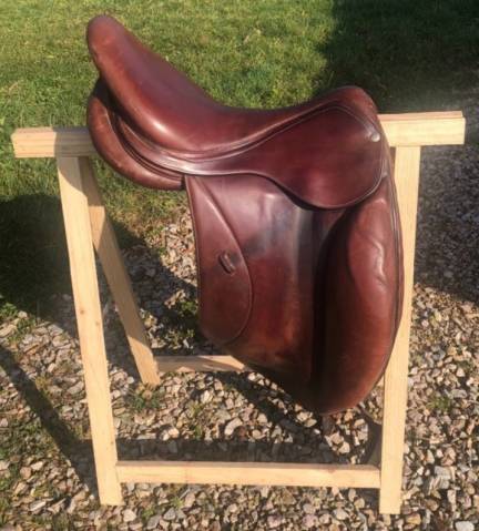 Selle dressage FORESTIER 17,5 pouce 