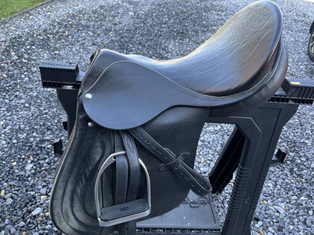 Selle Zaldi St Georges 17 pouces