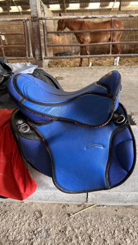 Selle pioneer en mesh et siège suspendu 