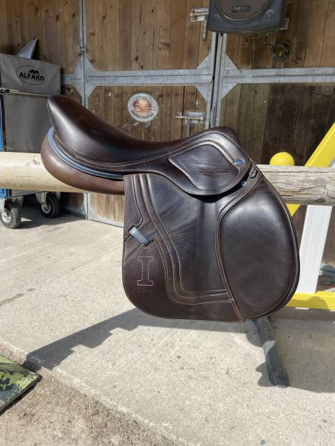 selle Ikonic 17,5 pouces