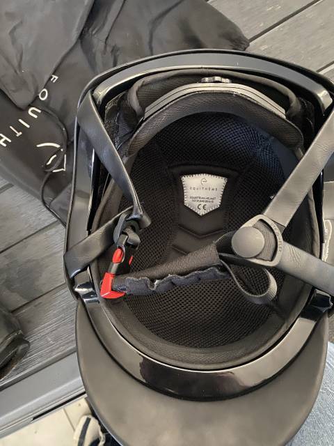 Bombe équitation Equithème Noir / Argent