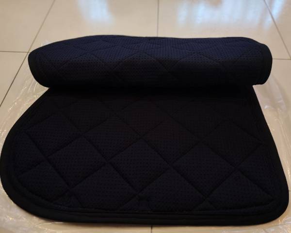 Tapis de selle mixte noir léopard avec bonnet assorti