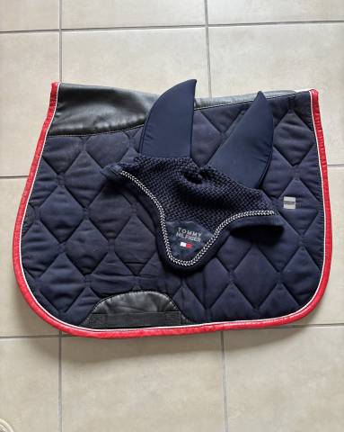 ENSEMBLE TAPIS GEM + BONNET TOMMY HIFLIGER