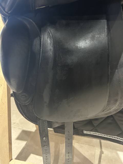 Selle dressage cuir noir Bliss of London